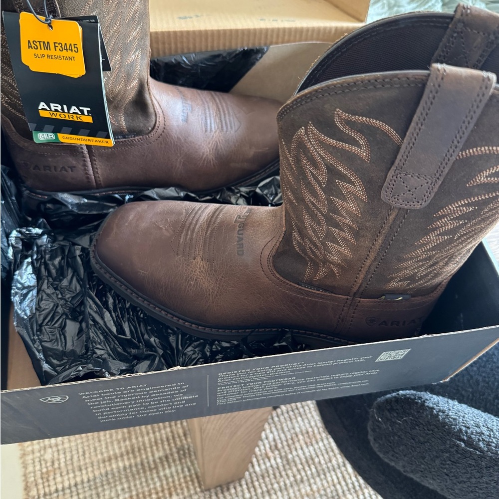 Mergers steel toe size 9 Ariat work boots